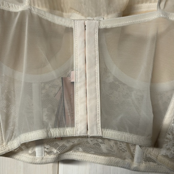 Victoria’s Secret Dream Angels Rare Tulle & Lace Bra Top Size 32D New - Picture 7 of 10